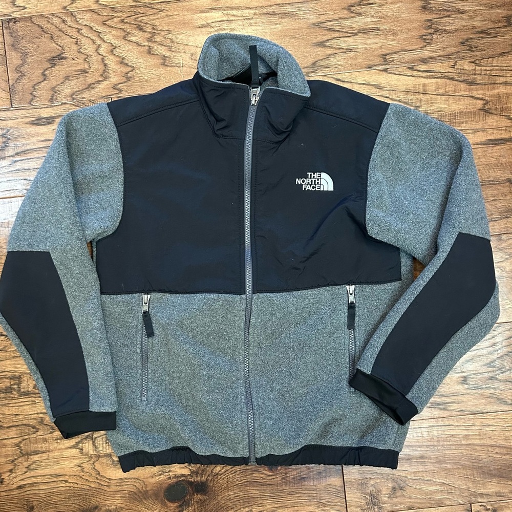 The North Face Boy’s Black and Gray Jacket Size: Medium